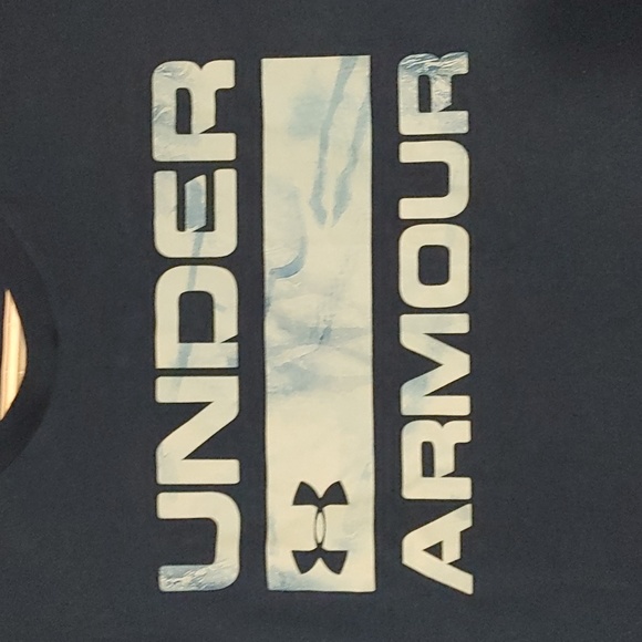 Under Armour Tshirt - Picture 2 of 3